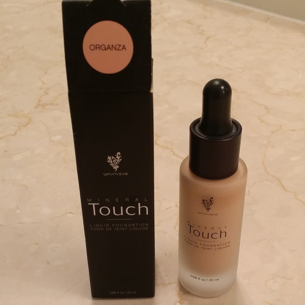 YOUNIQUE-mineral-touch-LIQUID-foundation-NIB